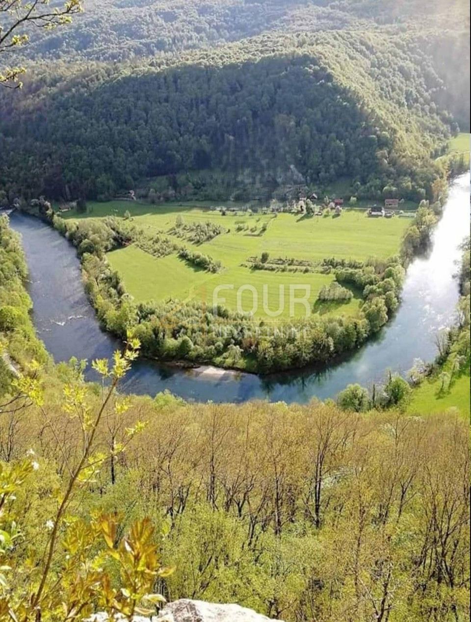 Kuća u Vrbovsku, 342m², 5 soba