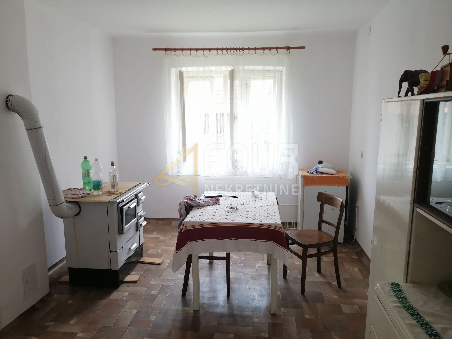 Haus u Vrbovsku, 342m², 5 soba, slika 5