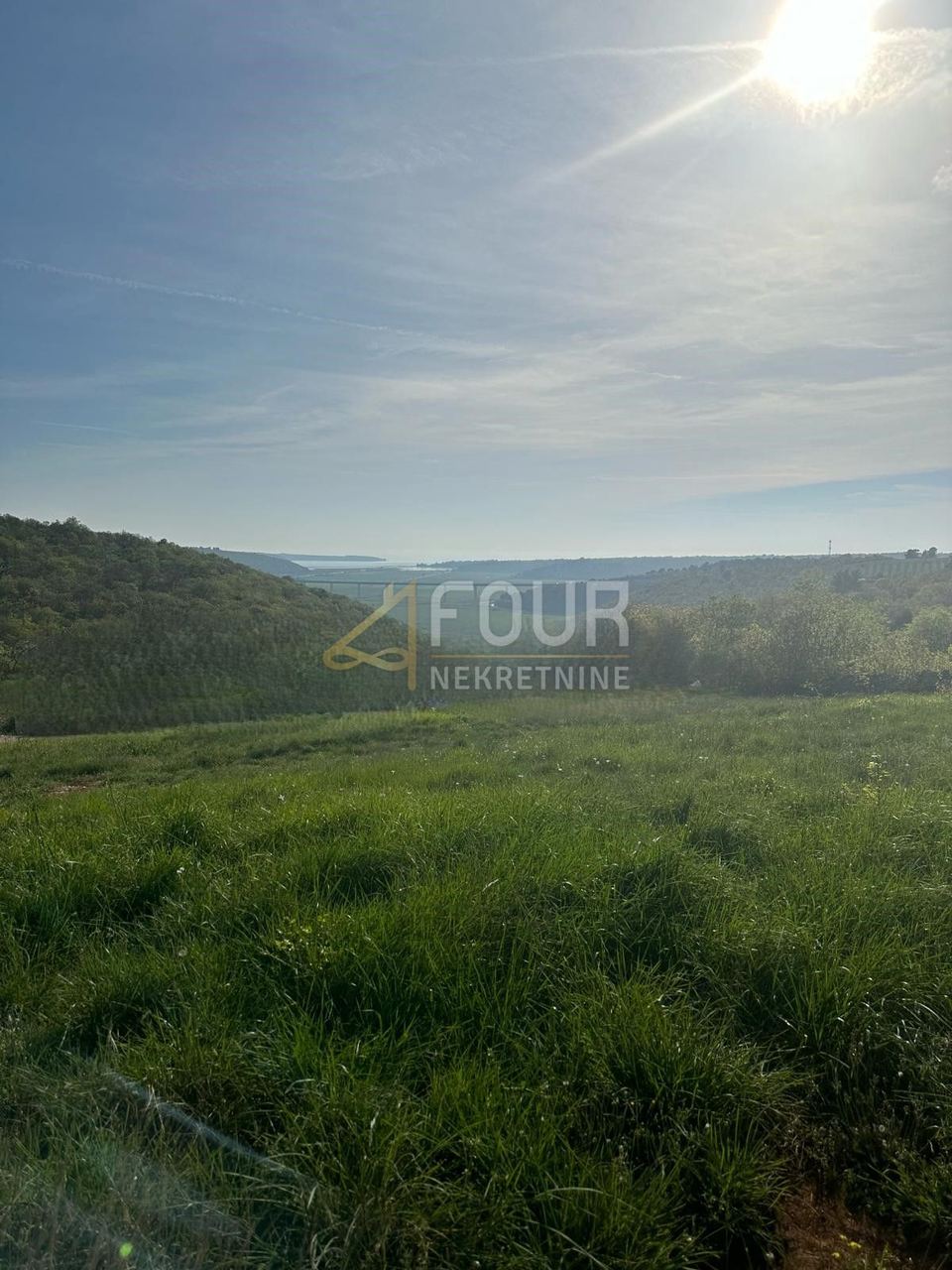 Terreno u Brtonigli, 650m²