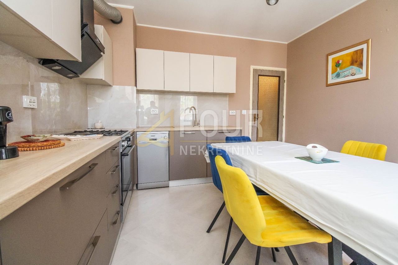 Wohnung u Rovinju, 81m², 2 sobe