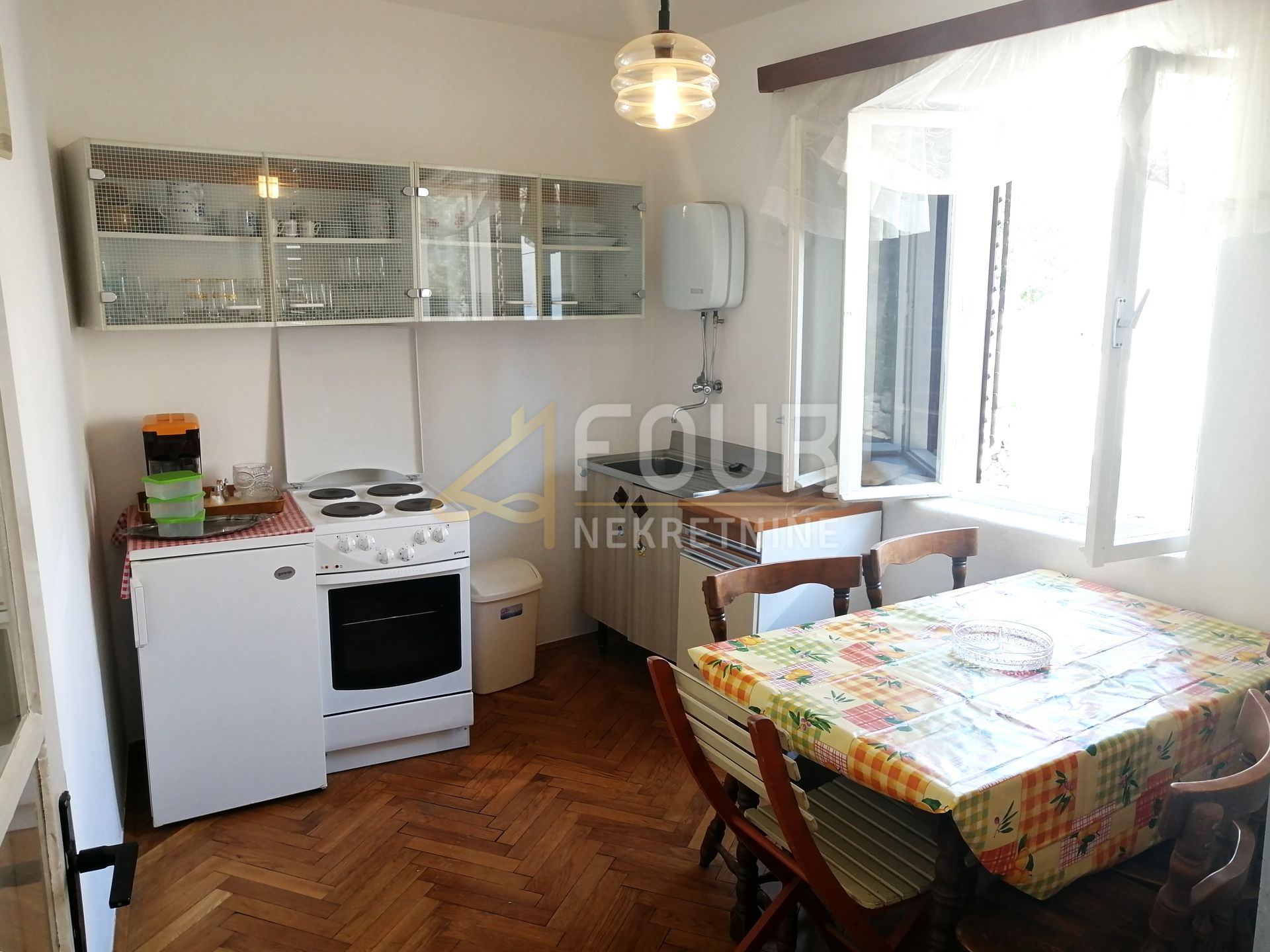 Casa u Novi Vinodolskiu, 133m², 4 sobe, slika 5