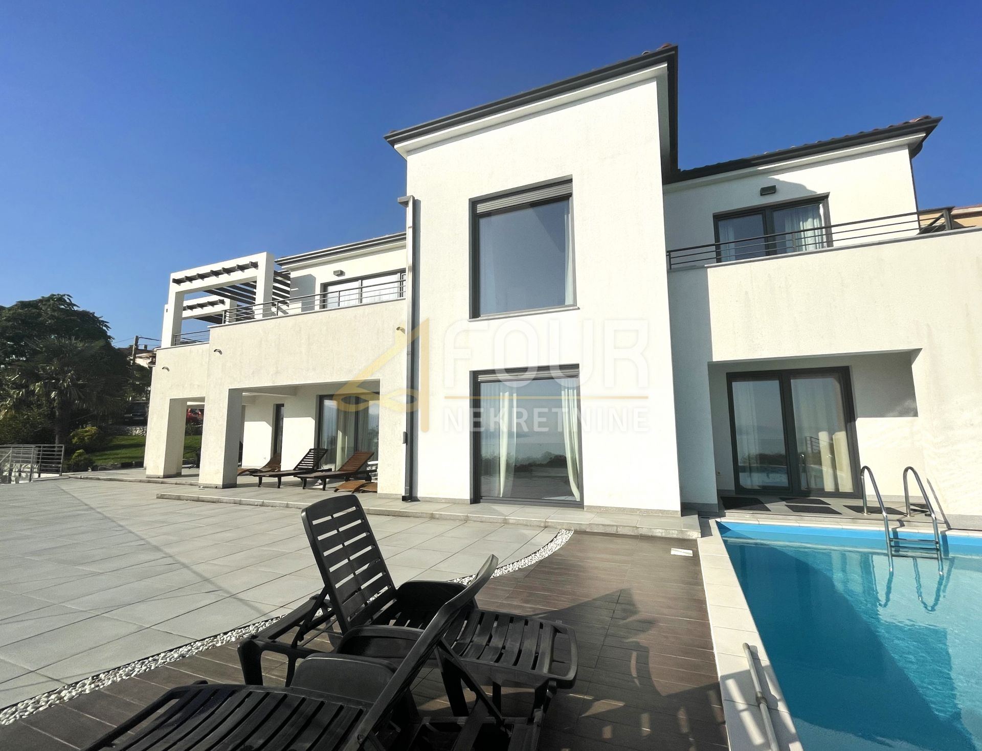Haus u Rijeci, 400m²