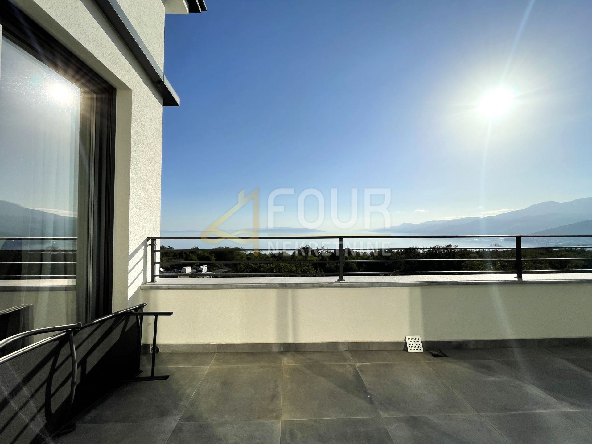 House u Rijeci, 400m², slika 2