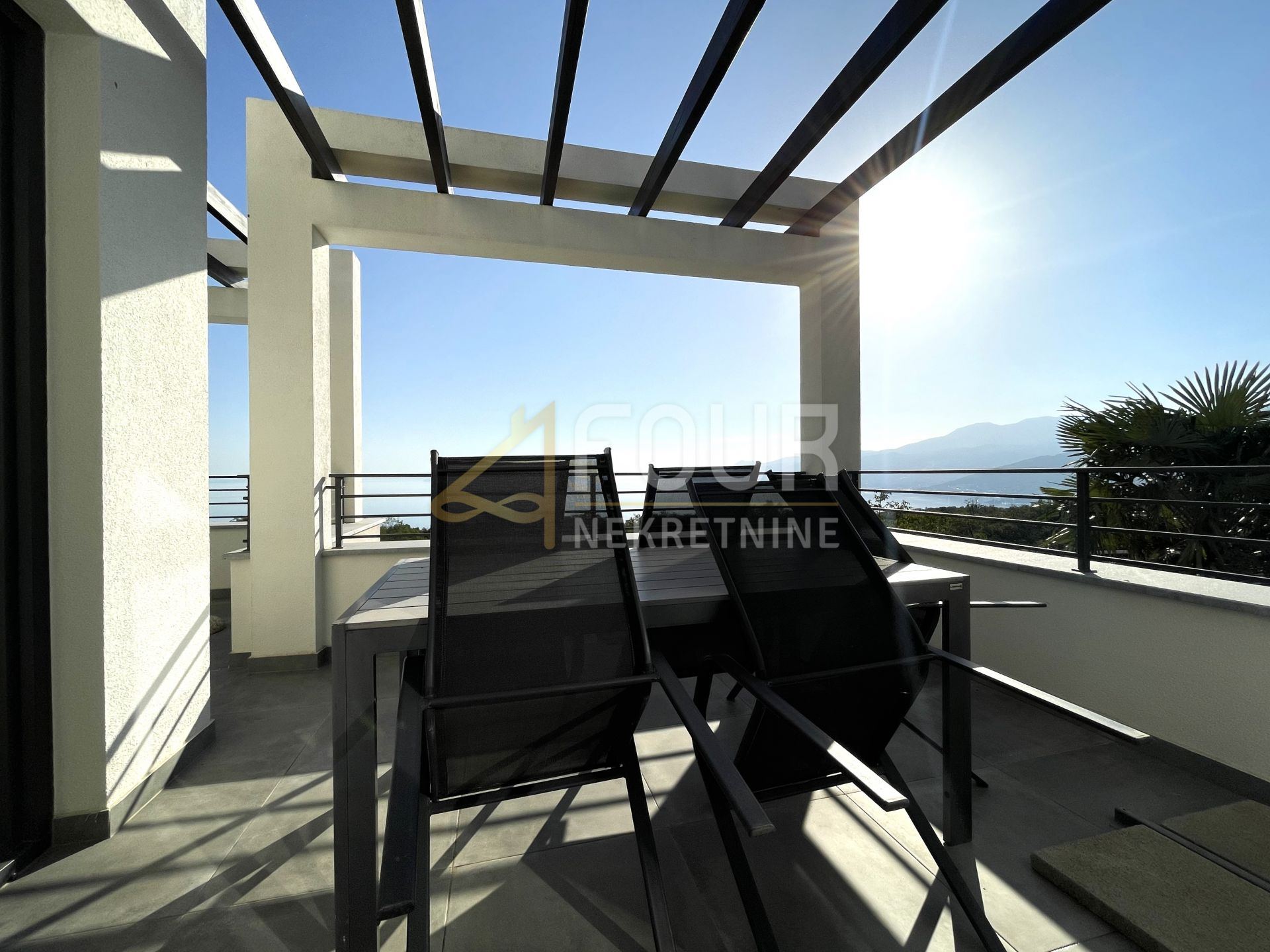 House u Rijeci, 400m², slika 3
