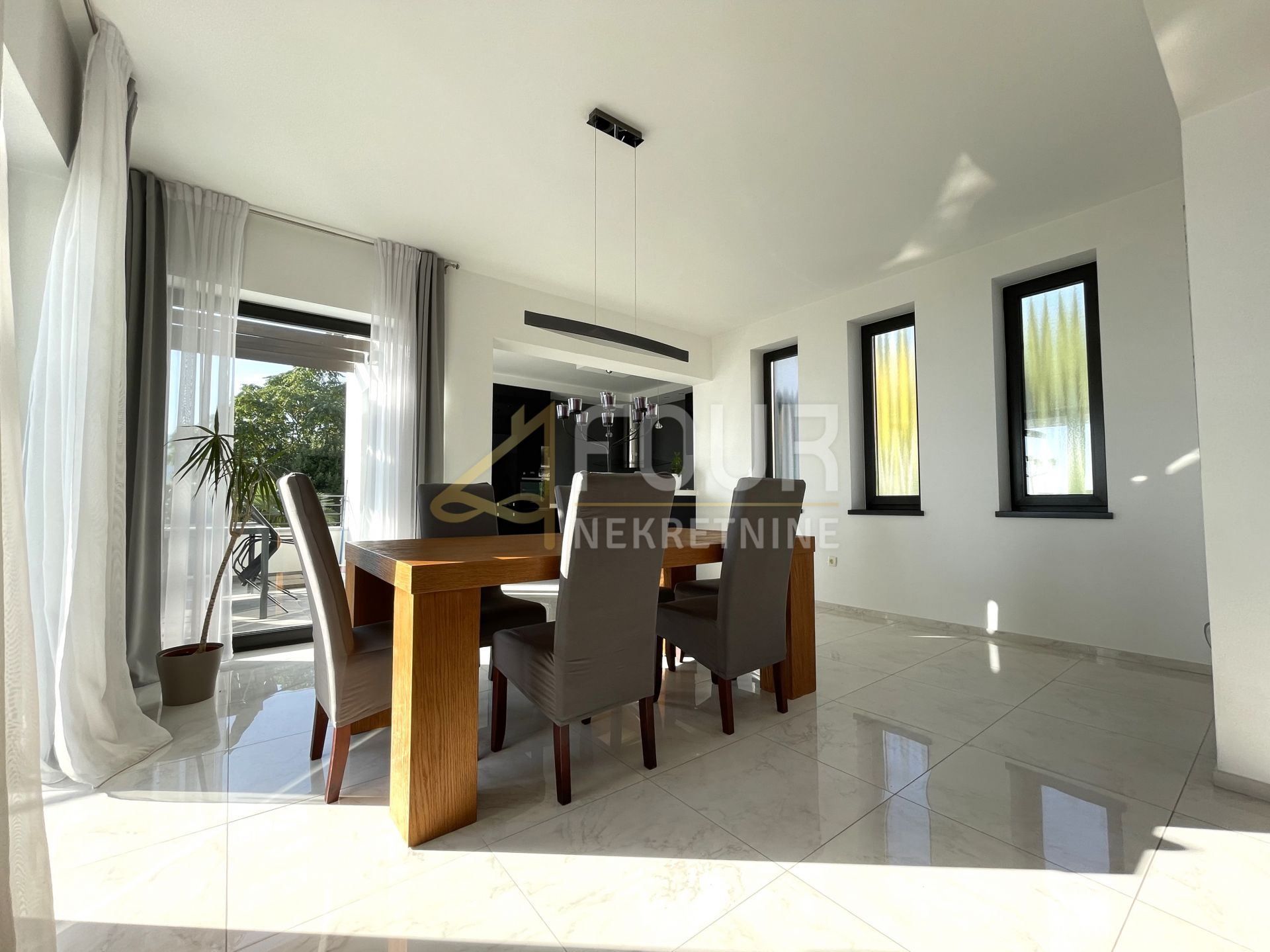 House u Rijeci, 400m², slika 5