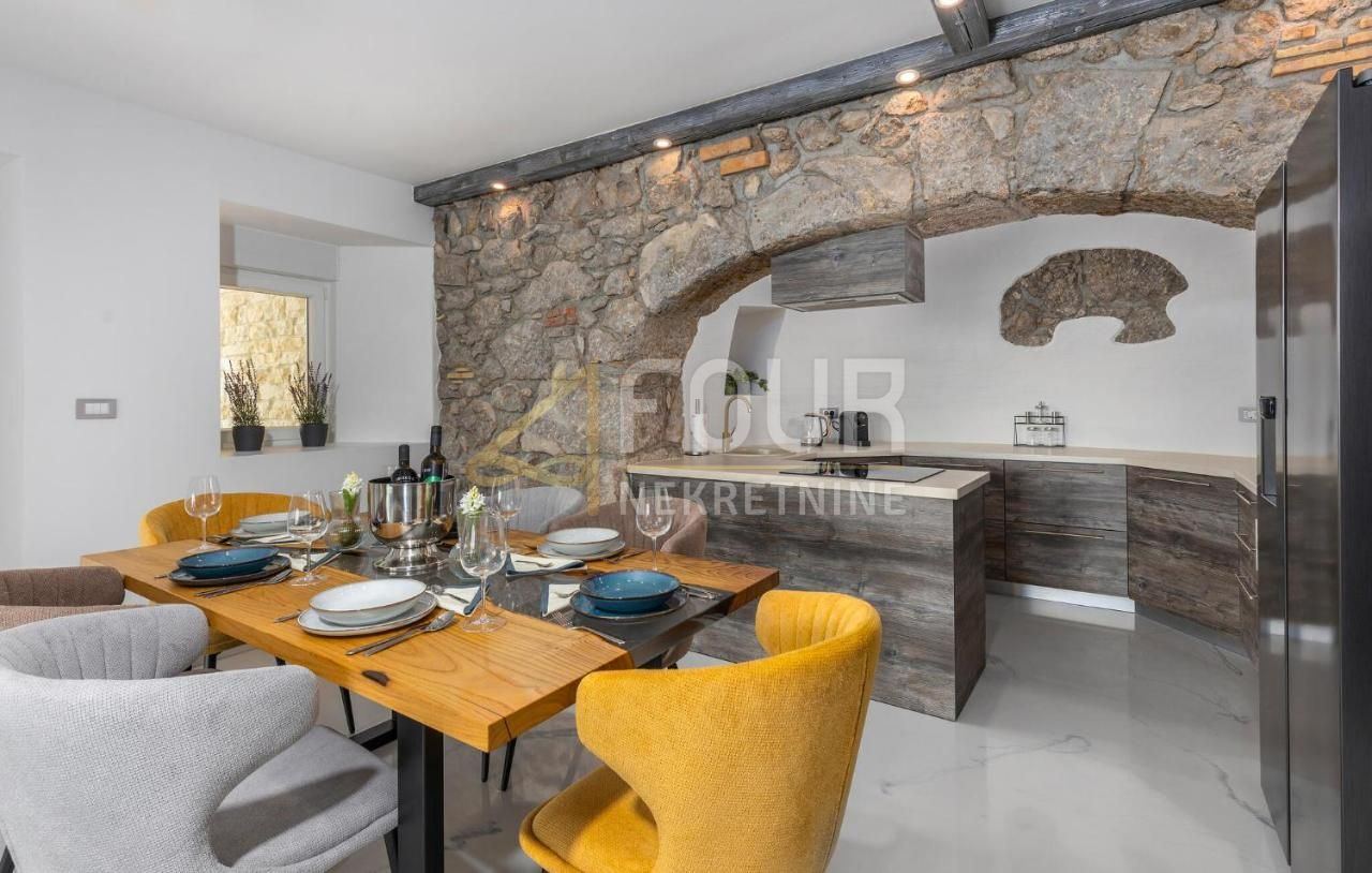 Appartamento u Matuljiu, 153.46m², 3 sobe, slika 2