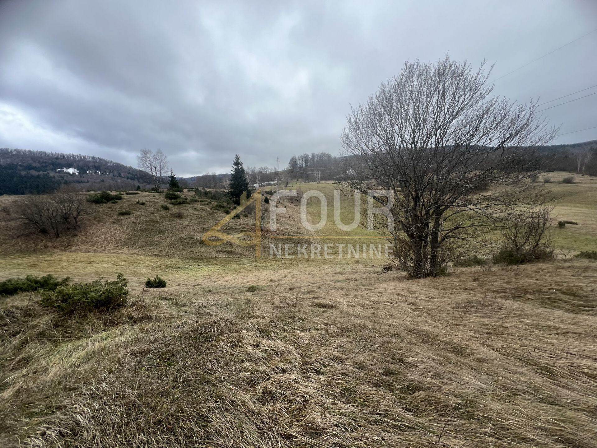 Grundstück u Ravna Gori, 34413m²