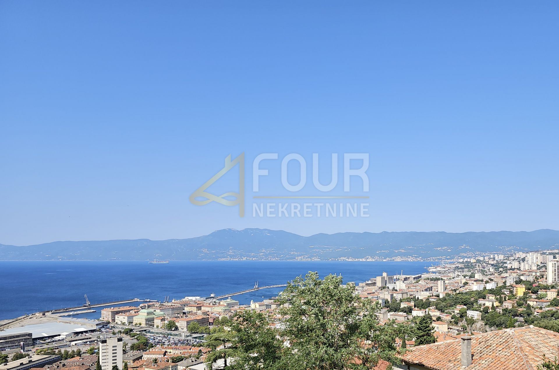 Wohnung u Rijeci, 280m², 4 sobe