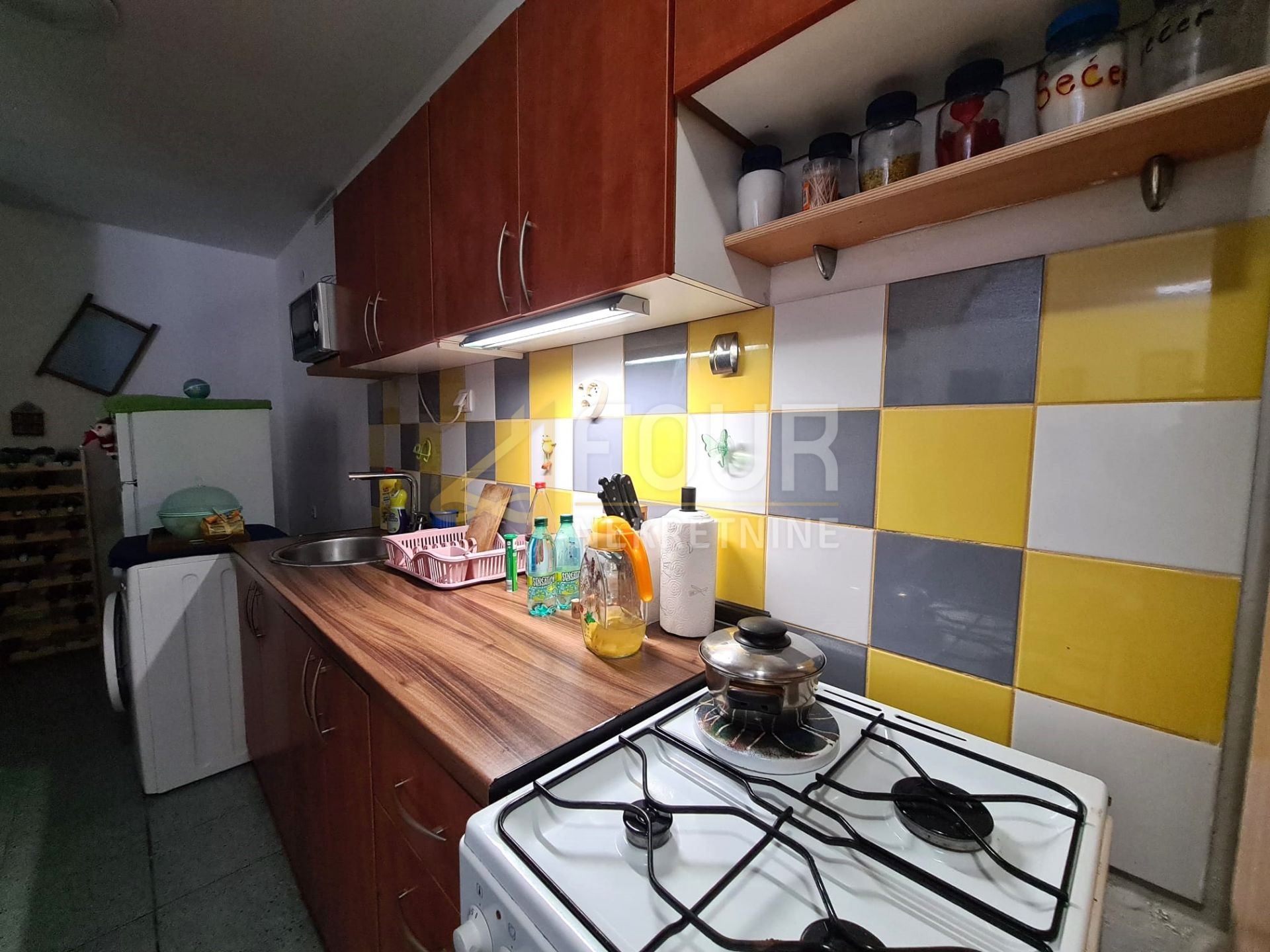 House u Fužinama, 101m², 1 soba, slika 5