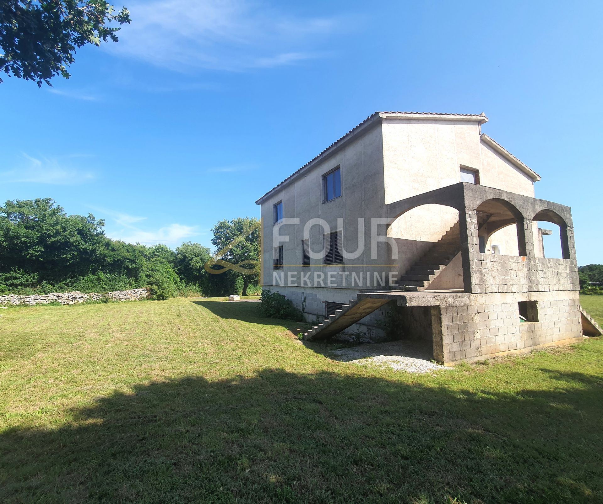 Haus u Ližnjanu, 900m²