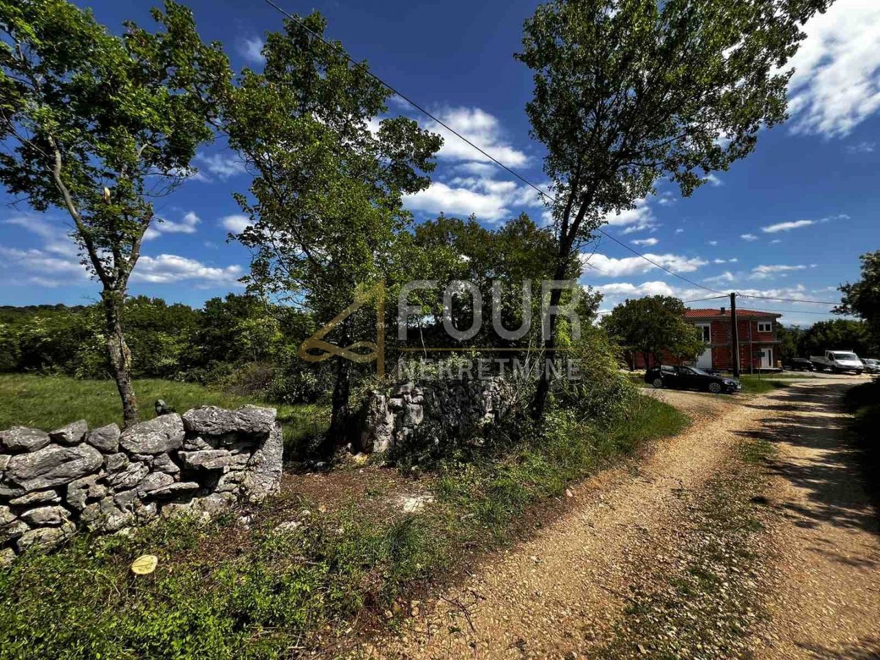 Zemljište u Vrbniku, 1752m², slika 3