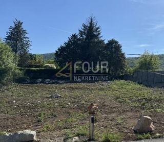 Grundstück u Matuljiu, 809m²