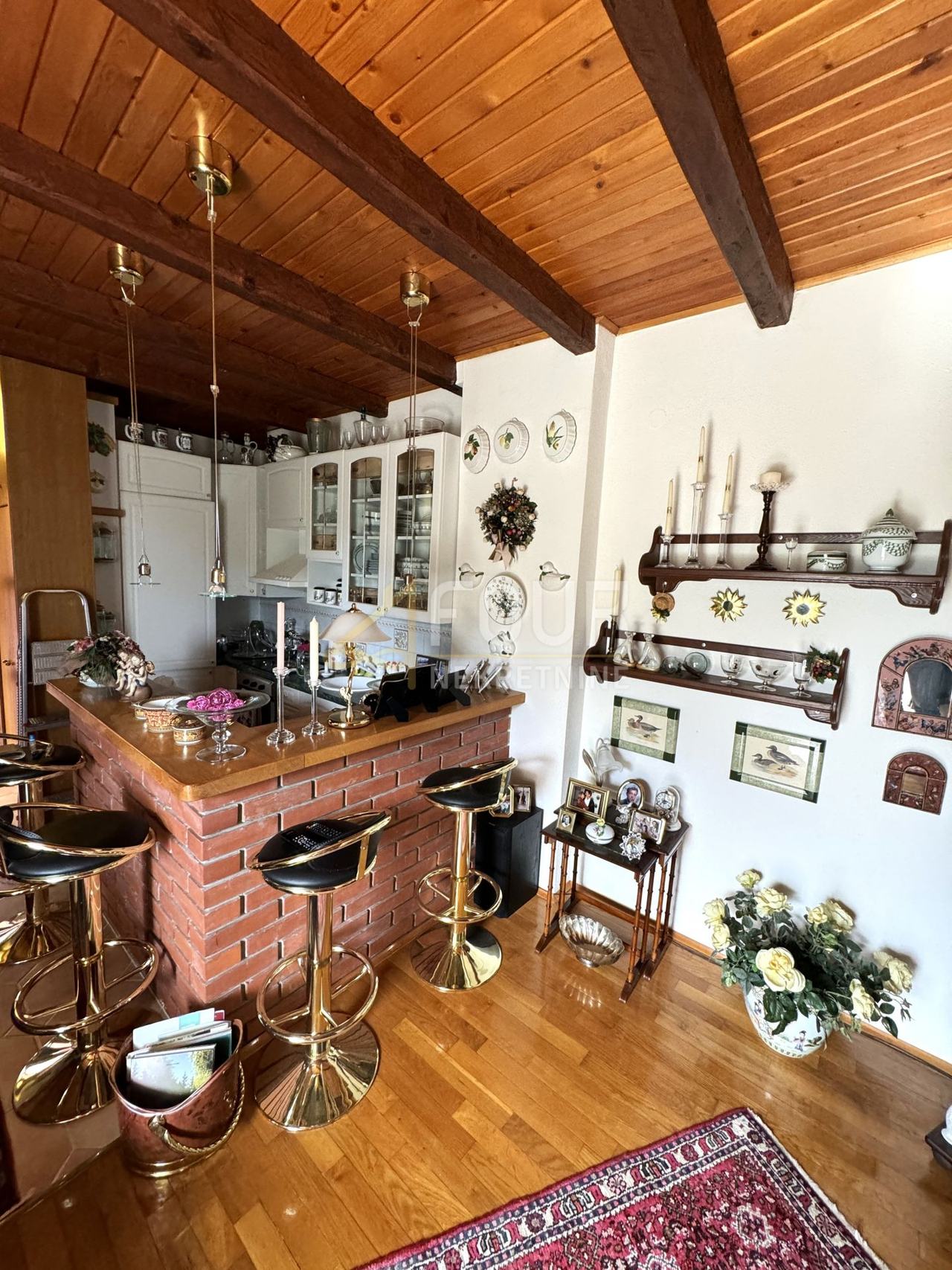 Haus u Kostreni, 360m², slika 5