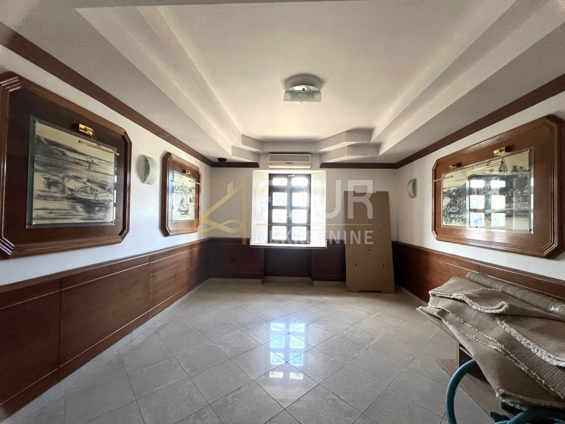 Locale commerciale u Crikvenici, 118.85m²