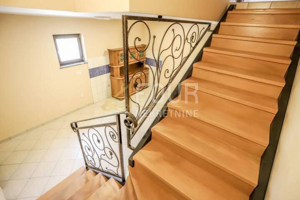 Casa u Vodnjanu, 250m², 5 soba, slika 5