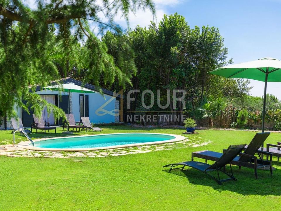 Casa u Umagu, 360m², 4 sobe, slika 2
