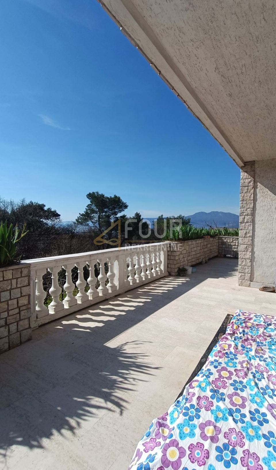 Haus u Rijeci, 412m², 9 soba
