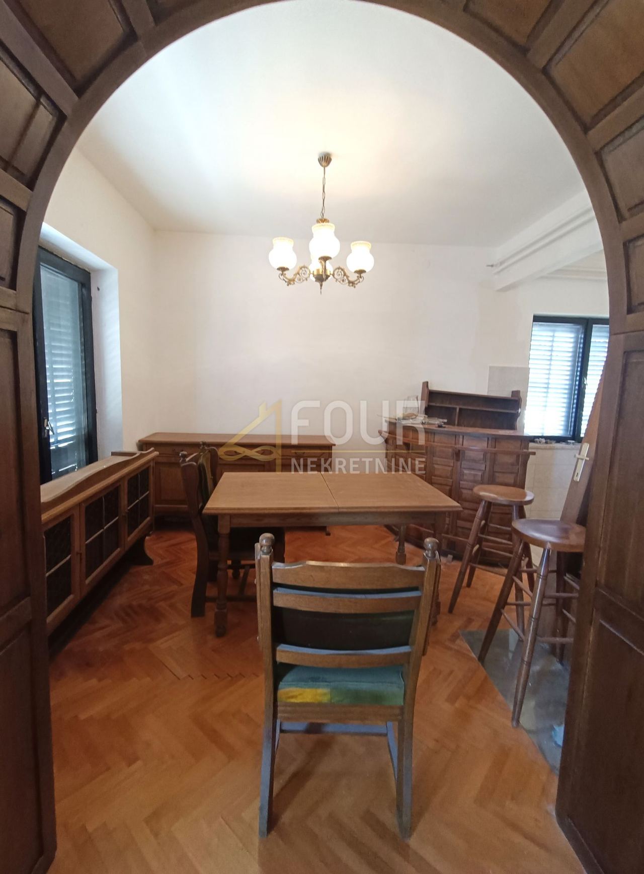 House u Rijeci, 412m², 9 soba, slika 2