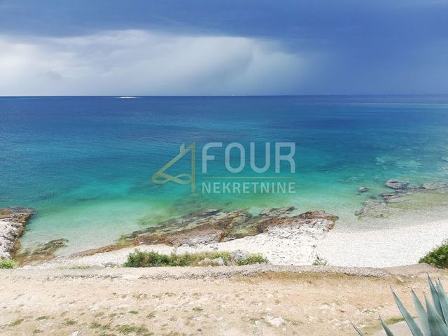 Haus u Mali Lošinju, 402m²