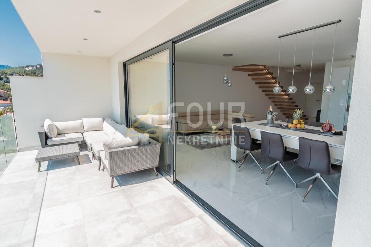 Apartment u Opatiji, 210.37m², 4 sobe, slika 5