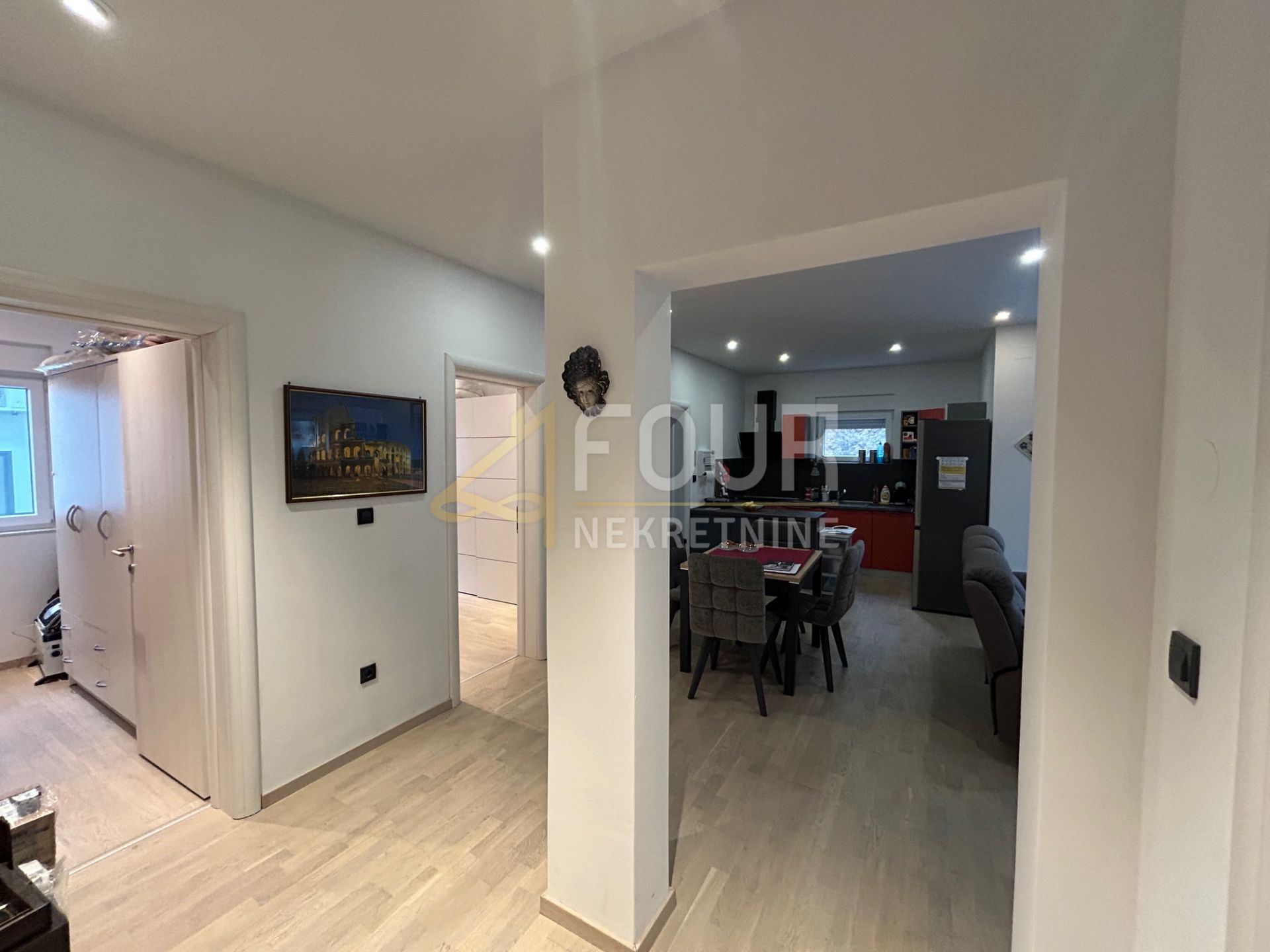 Wohnung u Crikvenici, 75.31m², 3 sobe, slika 2