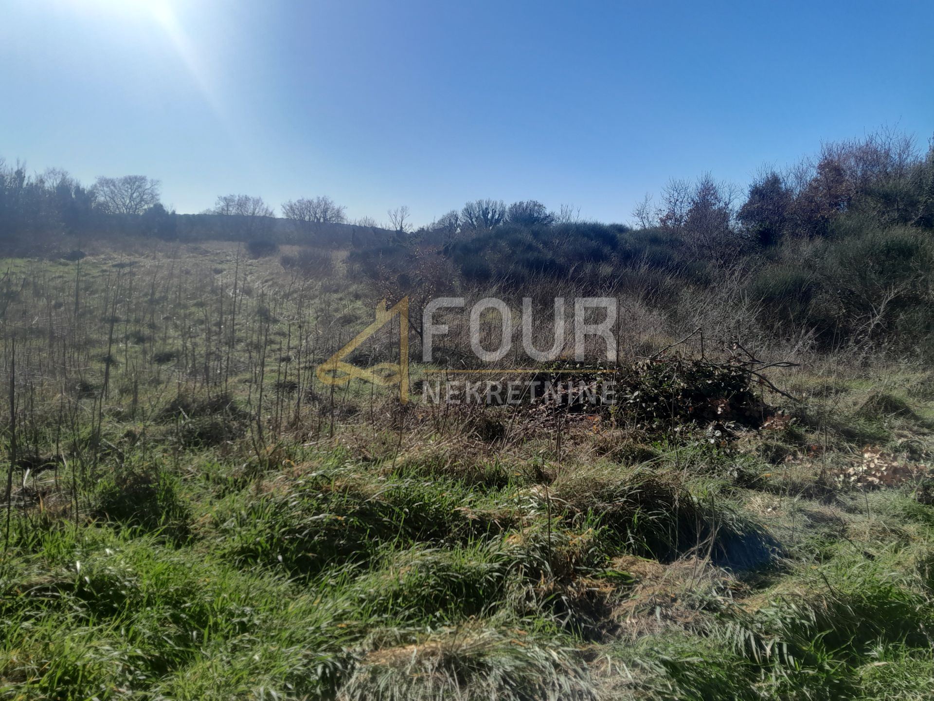 Land u Ližnjanu, 6042m²