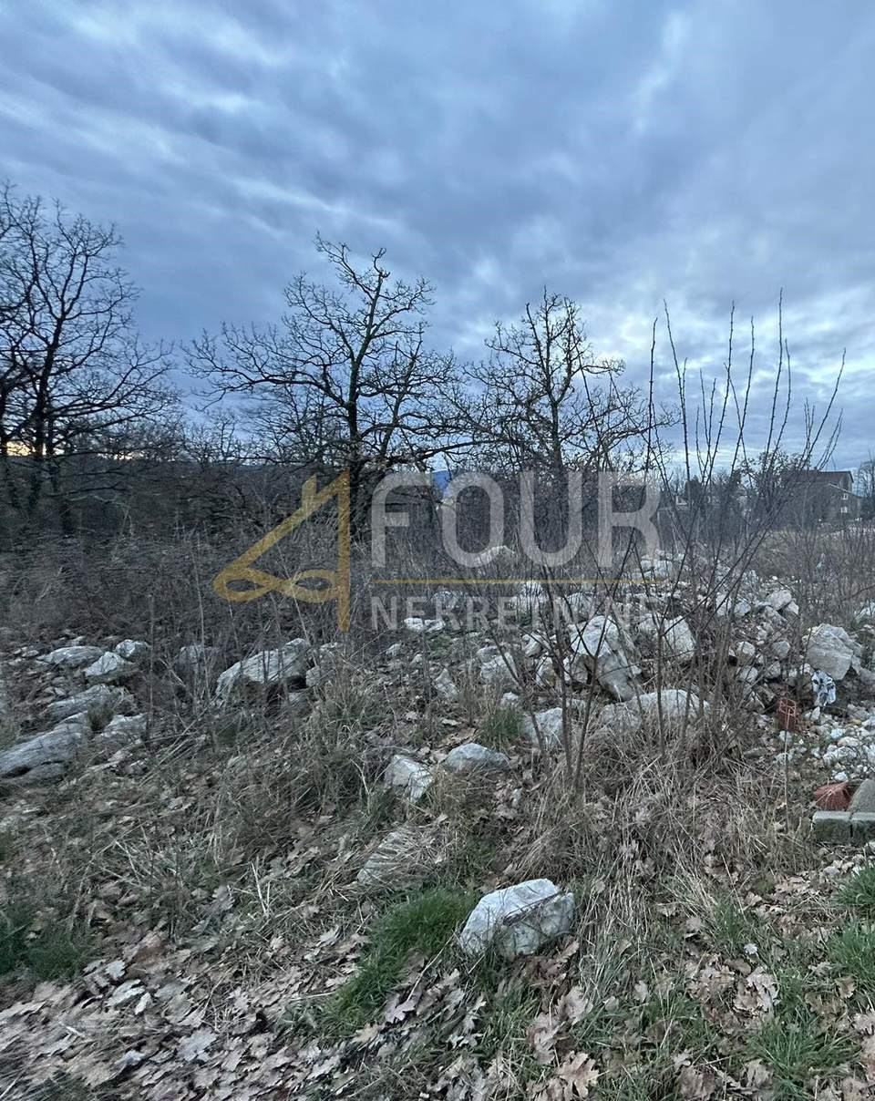 Terreno u Viškovu, 805m²