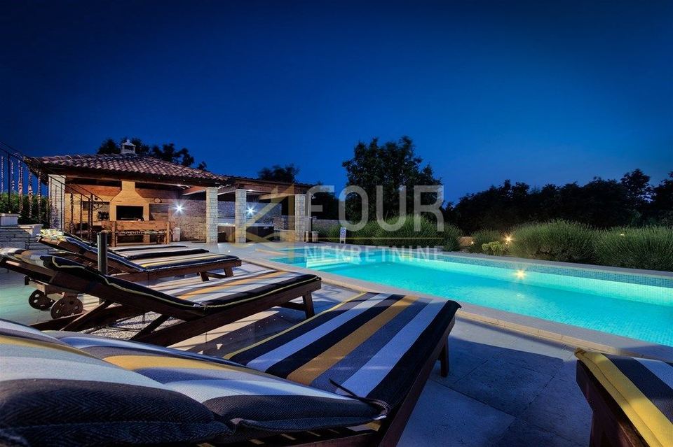 Casa u Svetvinčenatu, 296m², 4 sobe