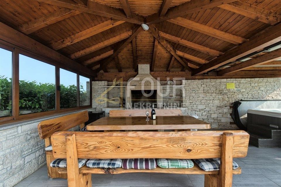 House u Svetvinčenatu, 296m², 4 sobe, slika 4