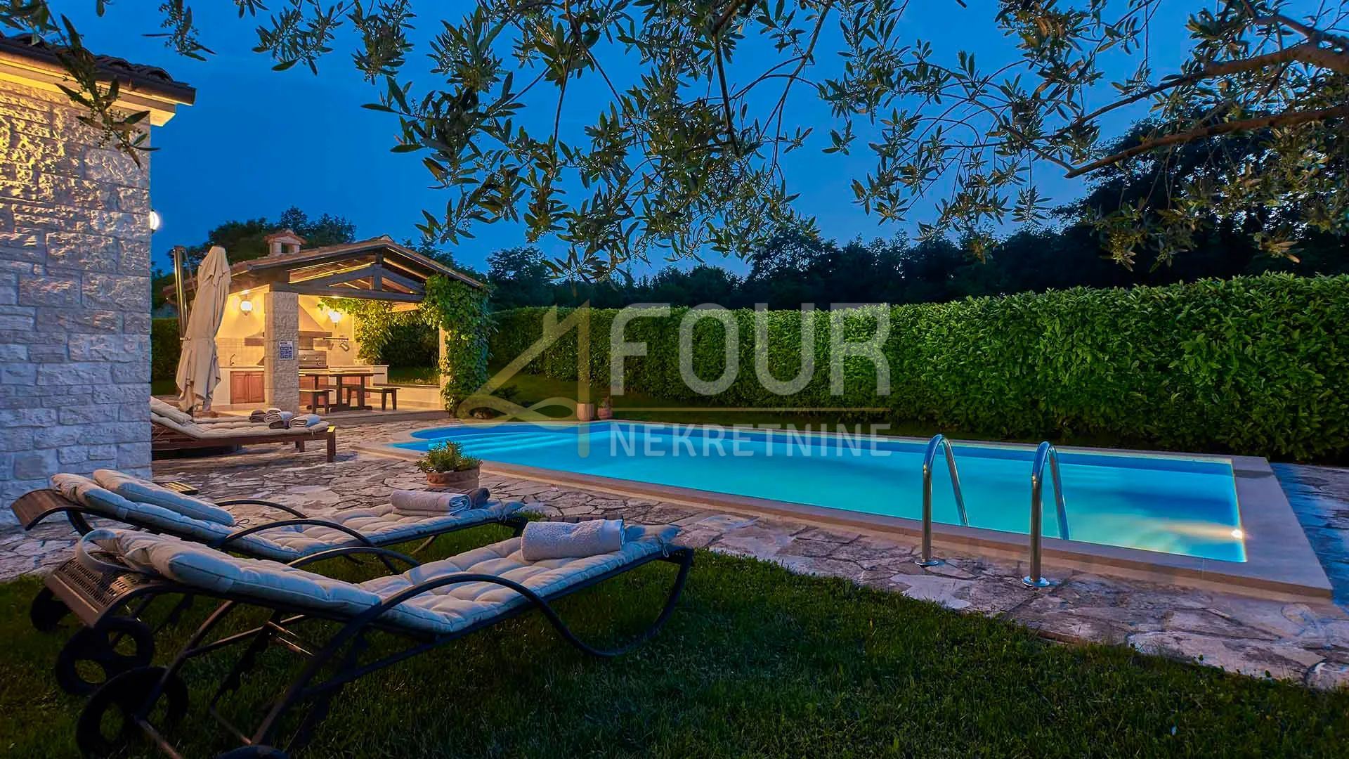 Haus u Motovunu, 186m², 3 sobe, slika 2