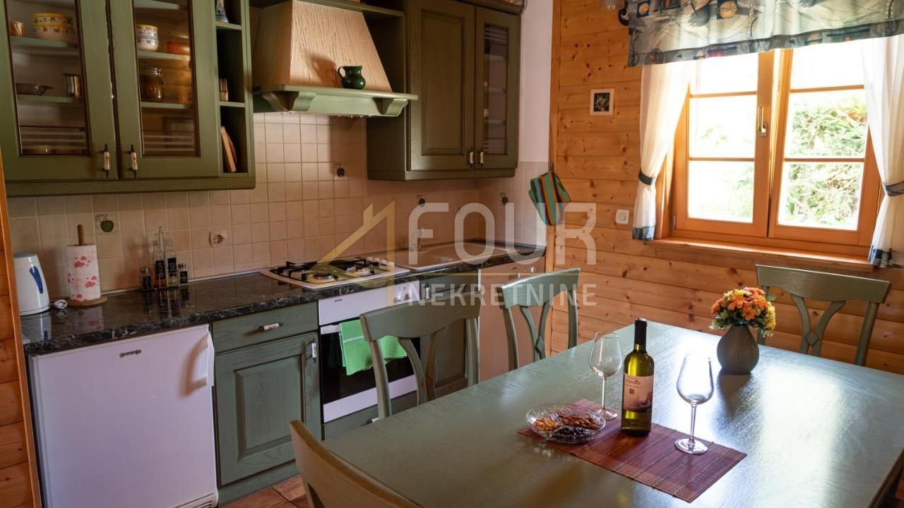 Kuća u Delnicama, 380m², slika 4