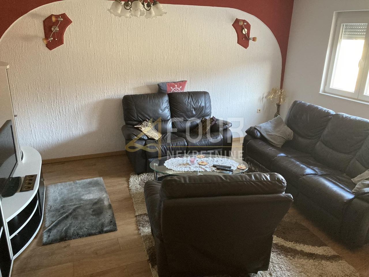 Kuća u Ravna Gori, 240m², slika 2