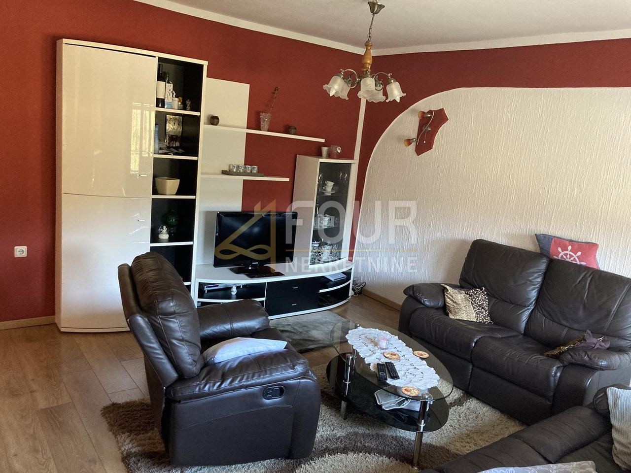 Kuća u Ravna Gori, 240m², slika 3