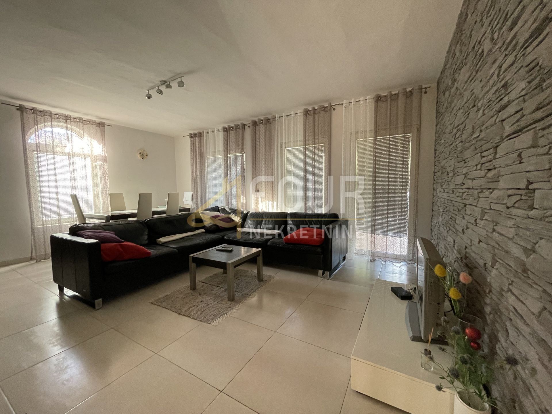 Casa u Novi Vinodolskiu, 200m²