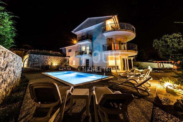 Casa u Opatiji, 380m², slika 2