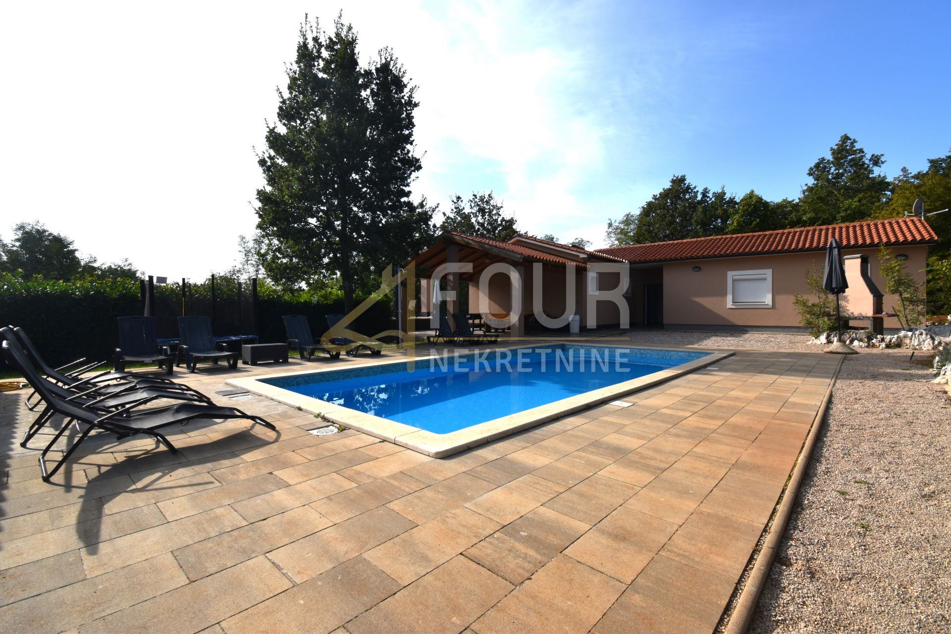 Haus u Labinu, 165m², 4 sobe, slika 4