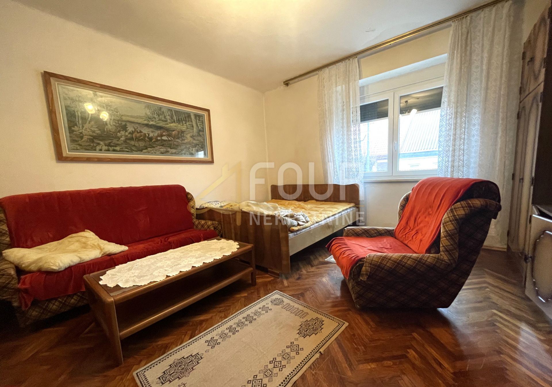 Casa u Delnicama, 180m², 5 soba