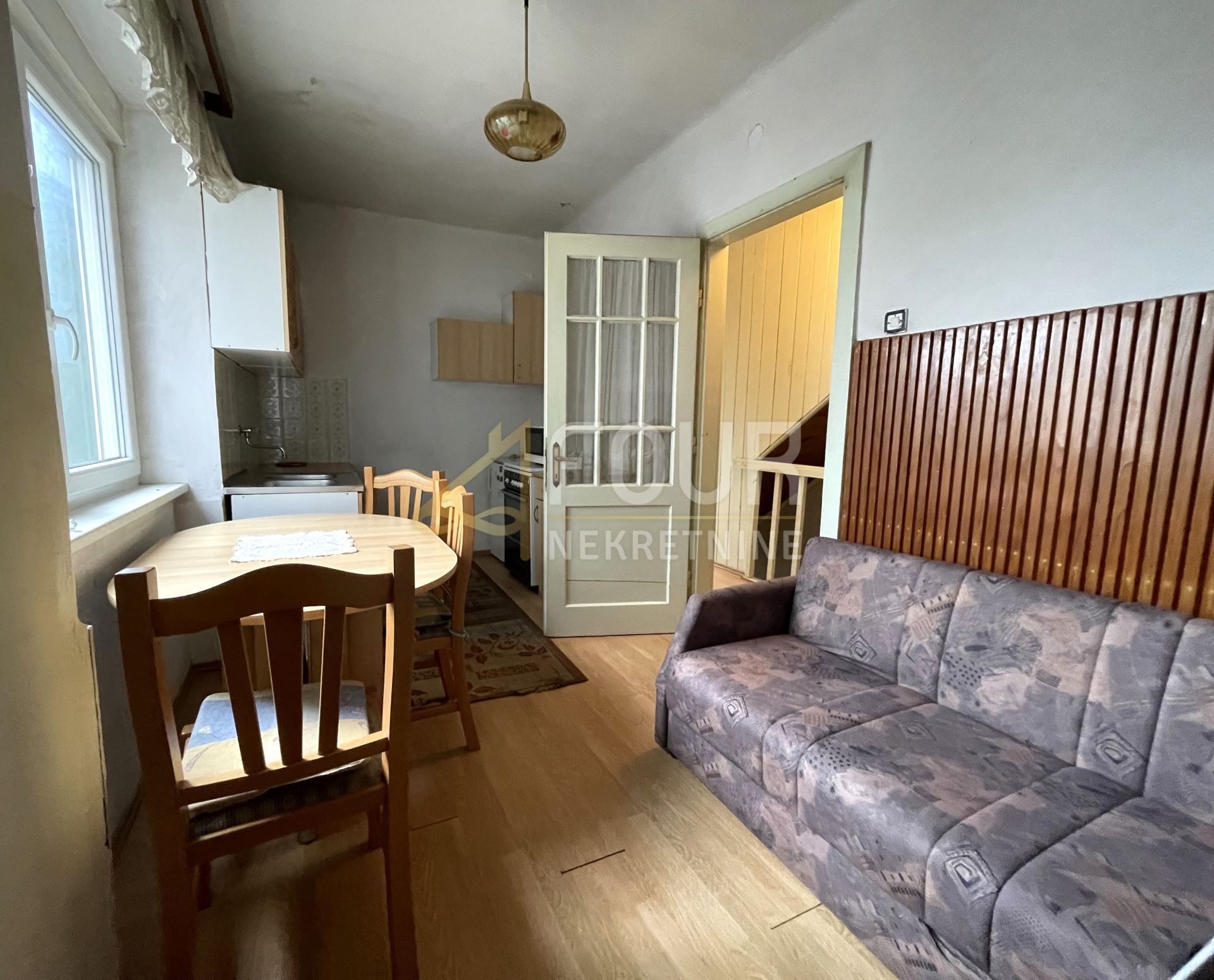 Casa u Delnicama, 180m², 5 soba, slika 4