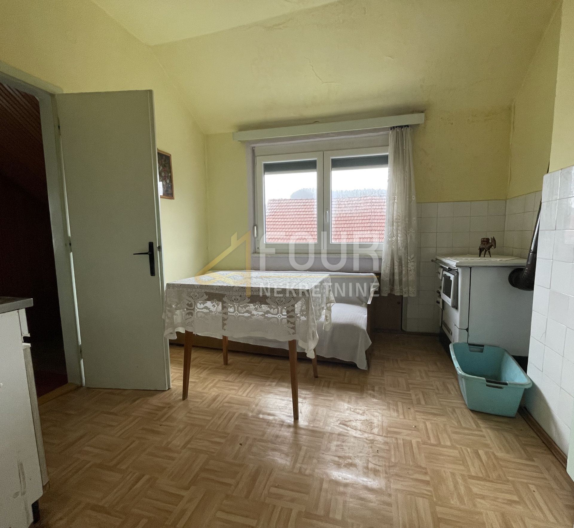 Casa u Delnicama, 180m², 5 soba, slika 5