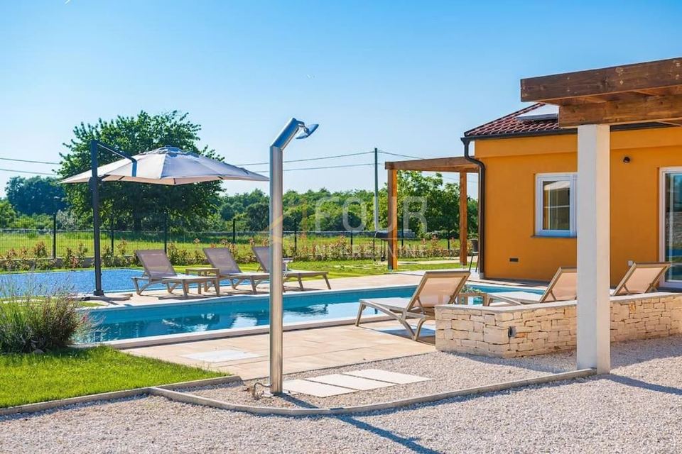 Kuća u Svetvinčenatu, 170m², slika 2