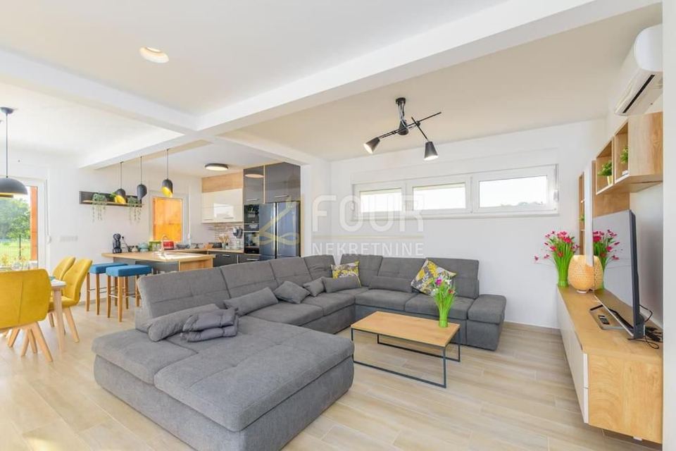 Kuća u Svetvinčenatu, 170m², slika 3
