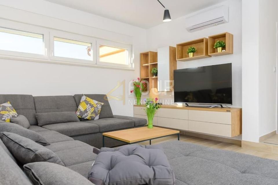 Kuća u Svetvinčenatu, 170m², slika 4