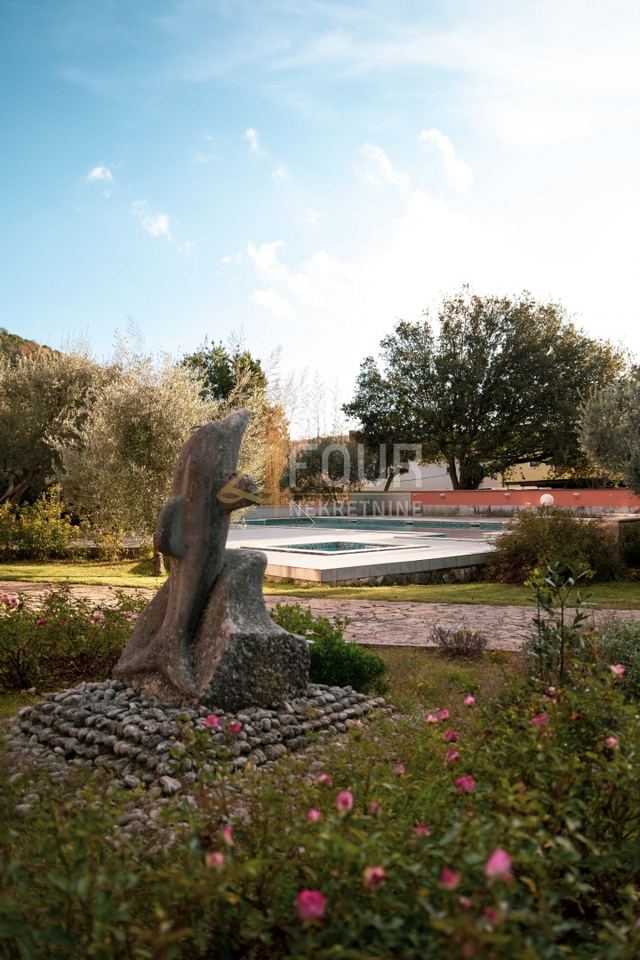 Commercial Space u Puli, 1600m², slika 5