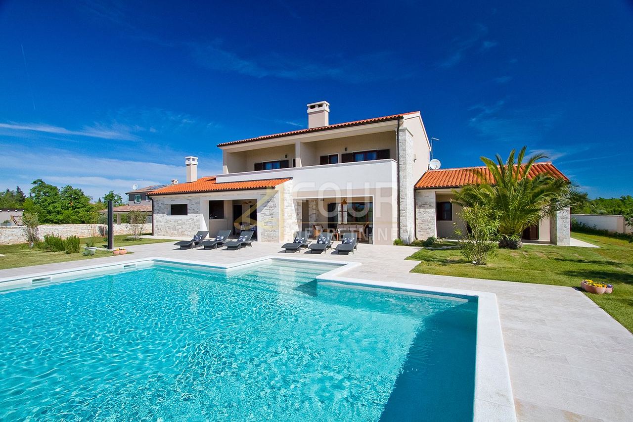 Casa u Svetvinčenatu, 302.77m², 3 sobe