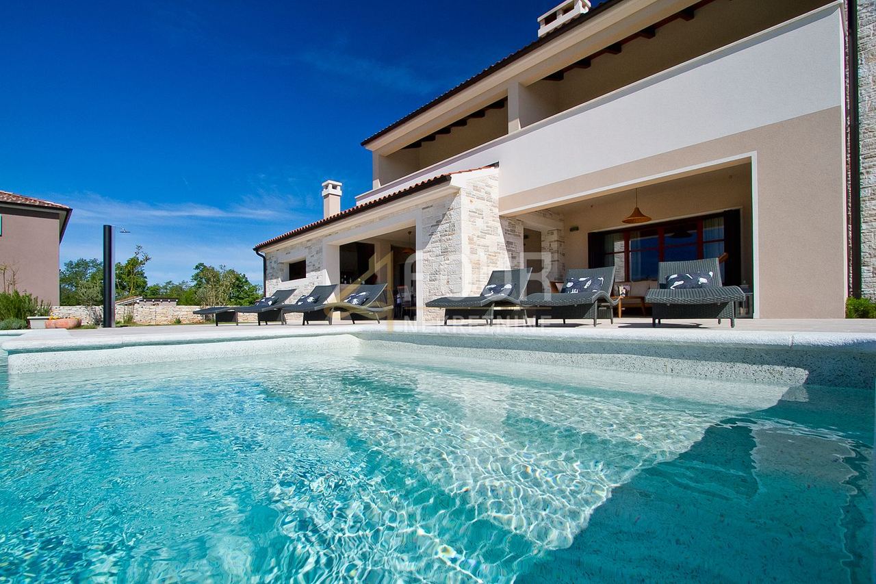 Casa u Svetvinčenatu, 302.77m², 3 sobe, slika 4