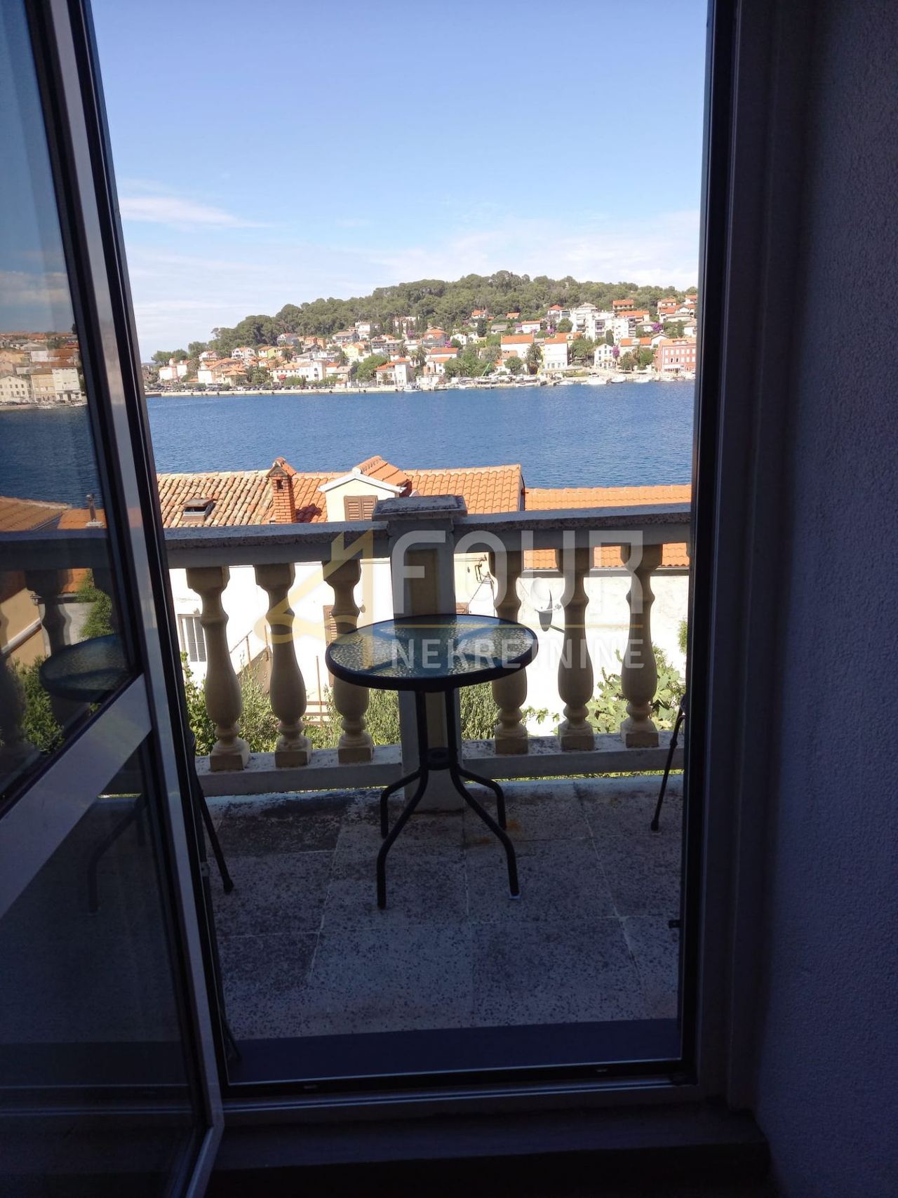 Kuća u Mali Lošinju, 200m², 6 soba, slika 2
