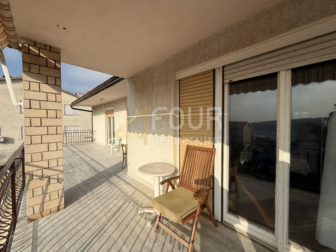 House u Puli, 673.23m², 6 soba