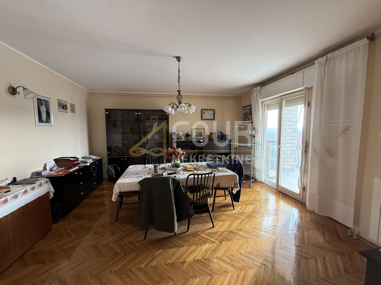 Haus u Puli, 673.23m², 6 soba, slika 2