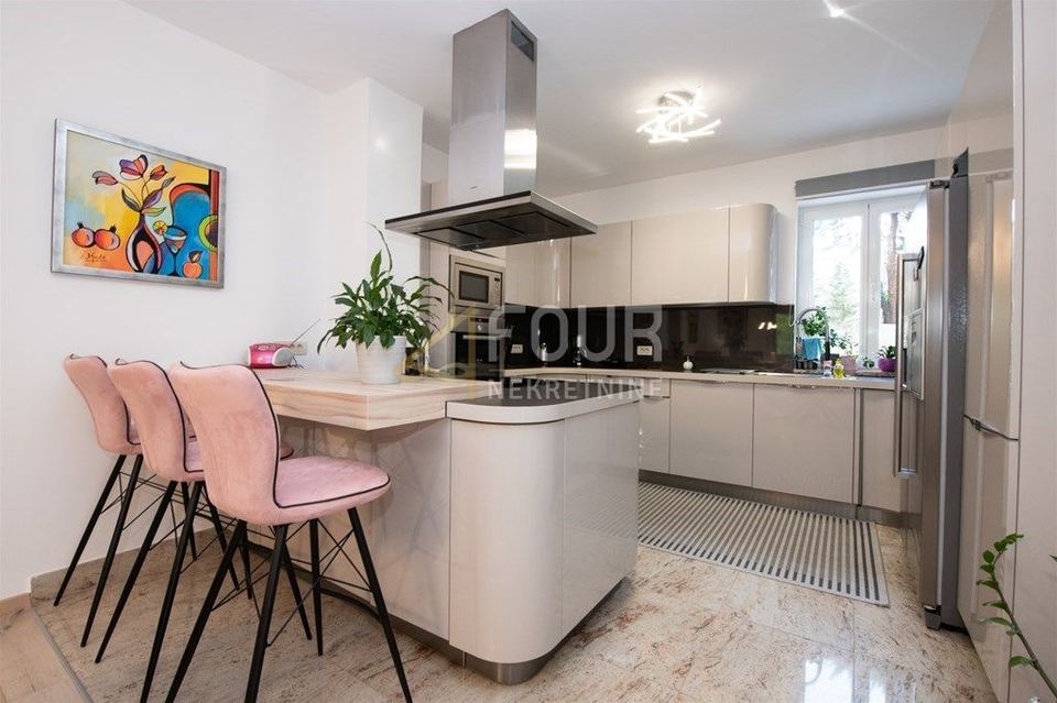 Casa u Matuljiu, 403m², slika 5