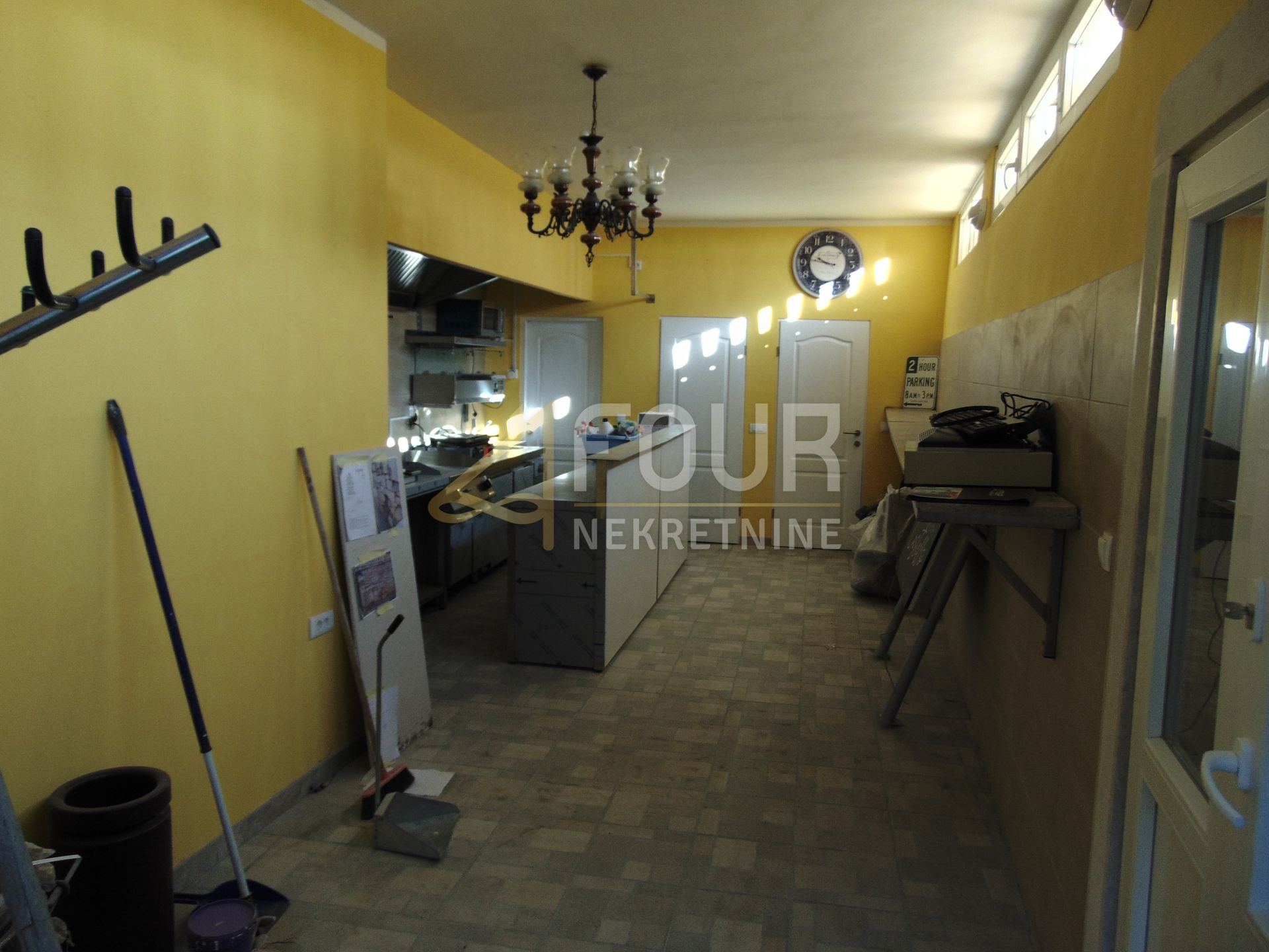 Poslovni Prostor u Puli, 99.66m², slika 2